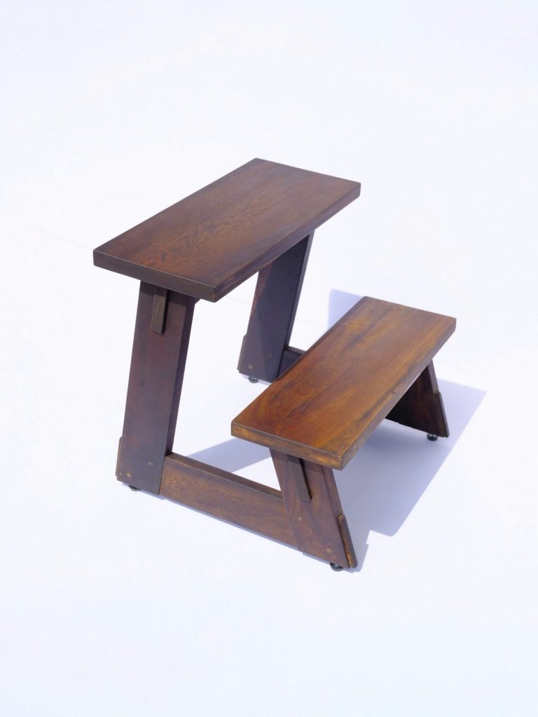 Ghế bậc thang gỗ Muồng đen MetaWood