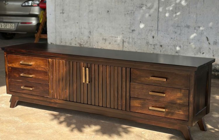 Mẫu kệ tivi phòng khách gỗ tự nhiên METAWOOD